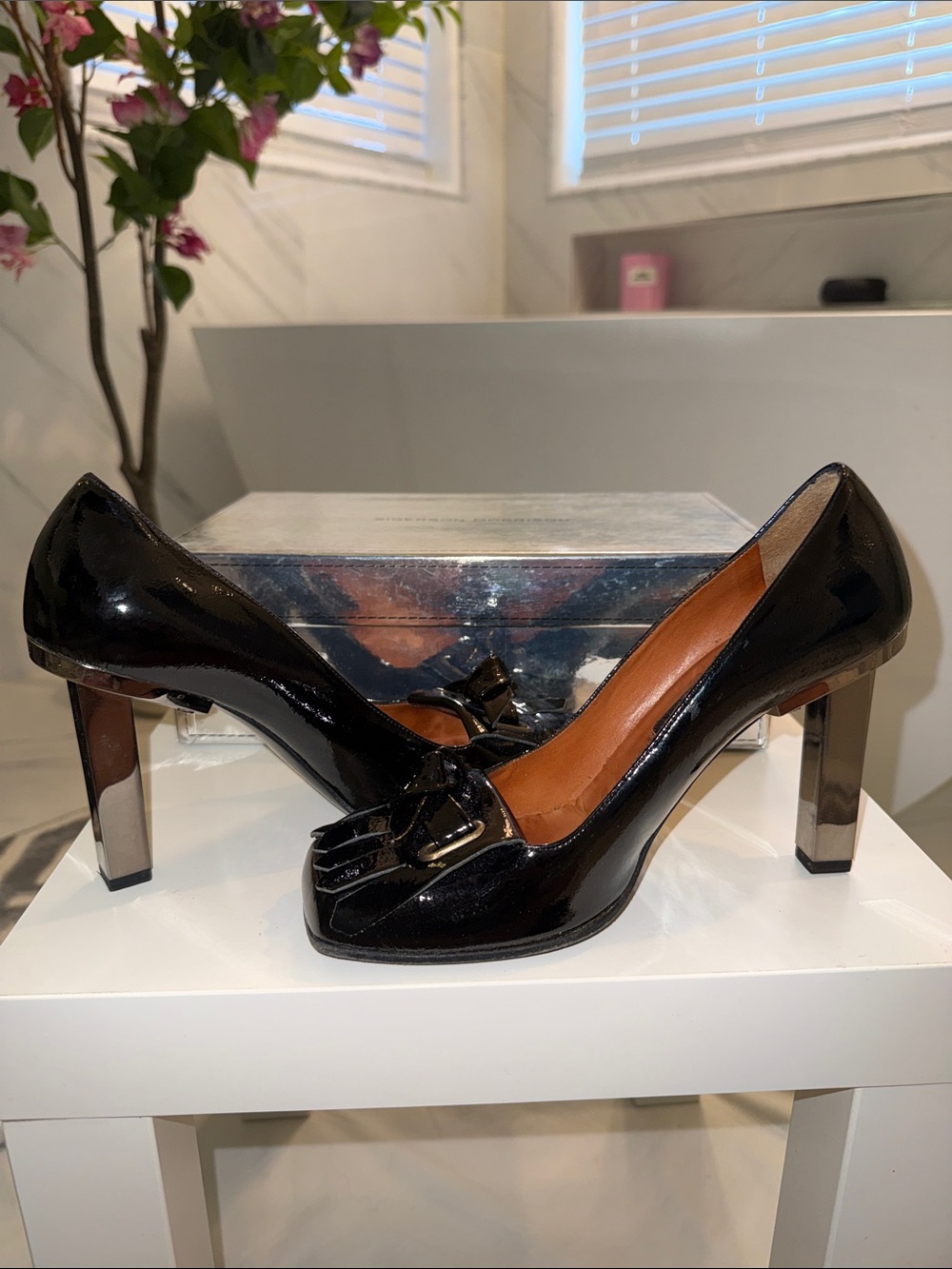 Beautiful Lanvin Black Patent Square Toe Fringe Metal Pump - Picture 13 of 13